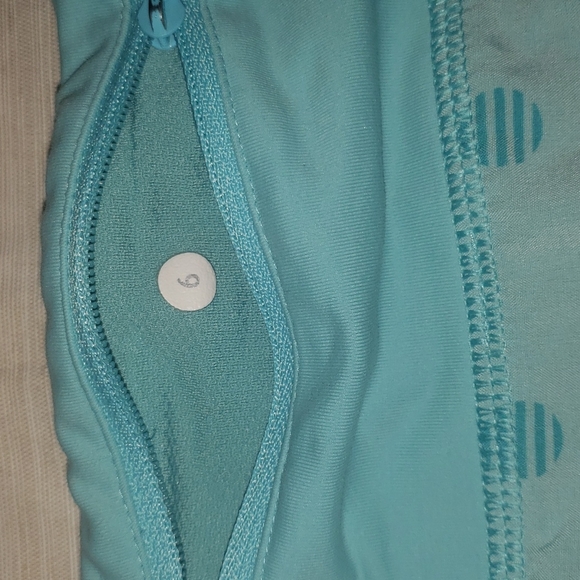 Lululemon Blue Polka Dot Running Speed Shorts - Picture 10 of 10